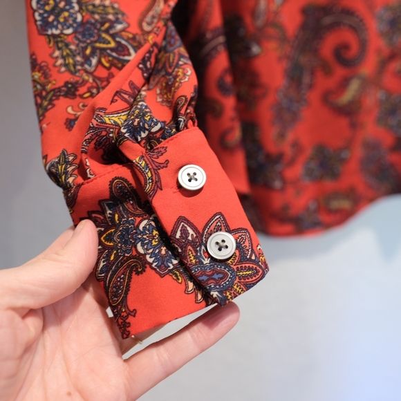 LOFT Petite Red Paisley Blouse *Fits XSP and SP - Picture 3 of 7